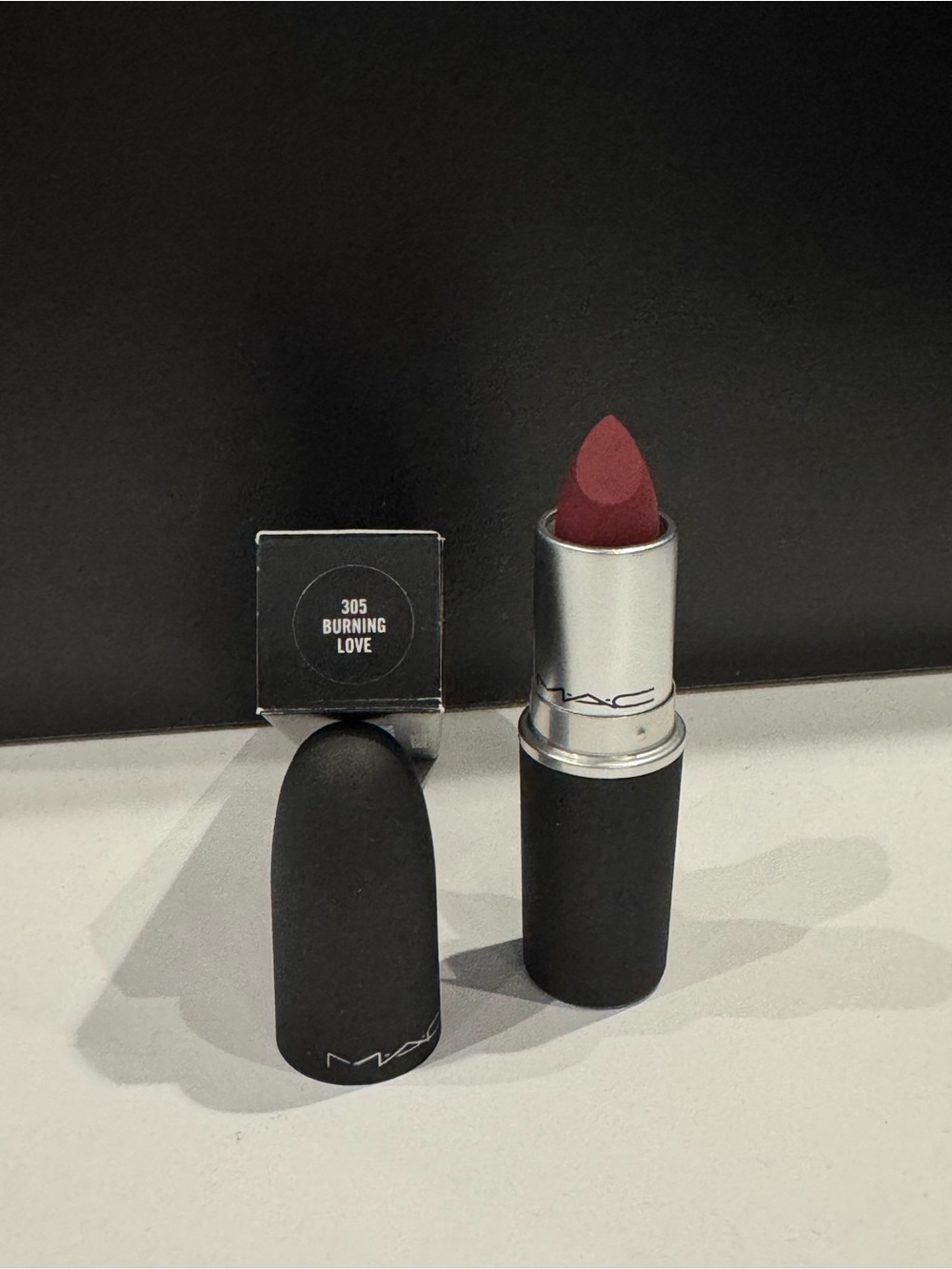 MAC Cosmetics Lipstick - Burning Love (305) - Deep Berry - Powder kiss